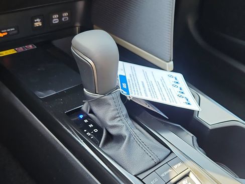 New 2026 Toyota Camry Hybrid AWD/4WD image 17