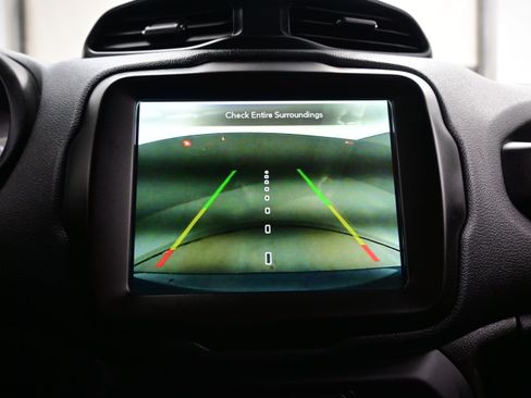 Used 2023 Jeep Renegade Latitude AWD/4WD image 20