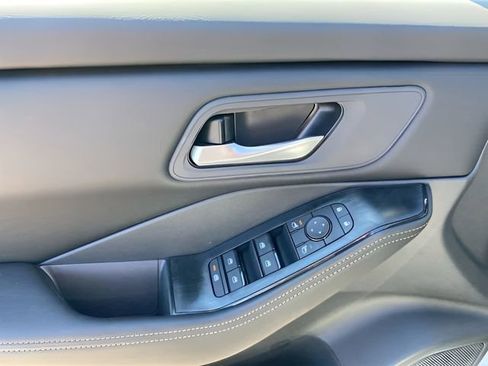 New 2026 Nissan Rogue SV image 10