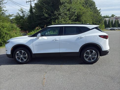 New 2026 Chevrolet Blazer LT w/ Convenience Package FWD image 3