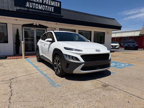 Used 2022 Hyundai Kona Limited FWD image 3