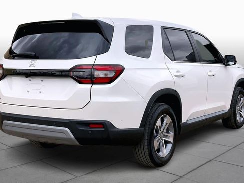 Used 2025 Honda Pilot EX-L image 13