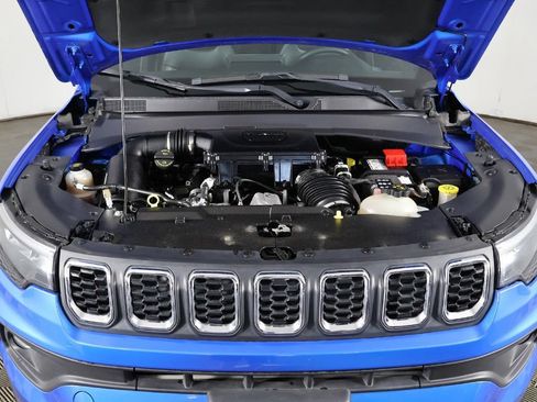 Used 2024 Jeep Compass Latitude AWD/4WD image 16