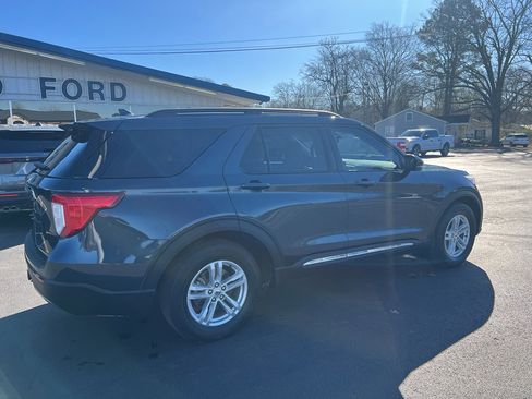 Used 2023 Ford Explorer XLT w/ Equipment Group 202A image 5