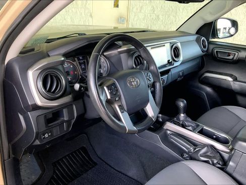 Used 2017 Toyota Tacoma SR5 w/ Tow Package image 17