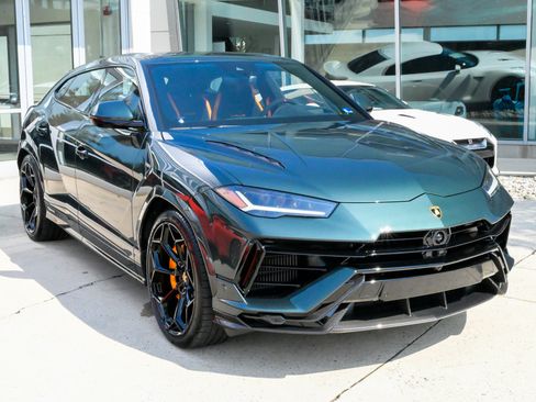 Used 2024 Lamborghini Urus Performante AWD/4WD image 3