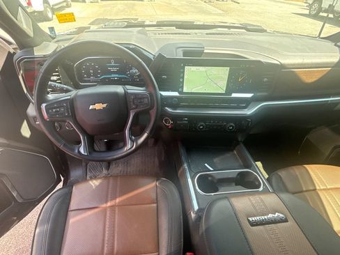 Used 2025 Chevrolet Silverado 3500 High Country w/ Technology Package AWD/4WD image 21