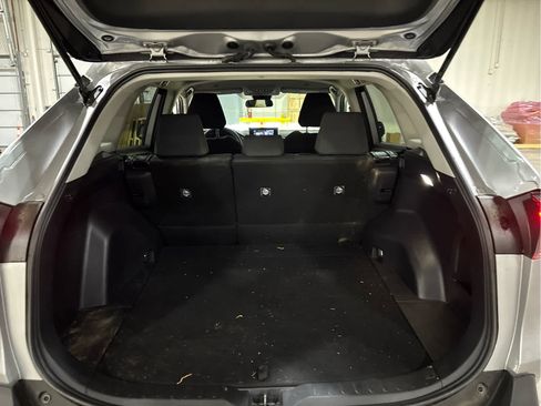 Used 2025 Toyota RAV4 LE AWD/4WD image 7