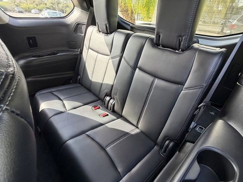 Used 2017 Nissan Pathfinder Platinum w/ Midnight Edition Package image 28