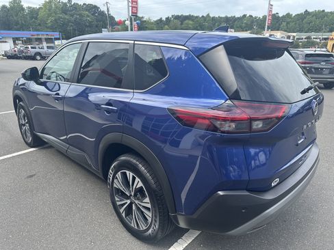 Used 2023 Nissan Rogue SV FWD image 6