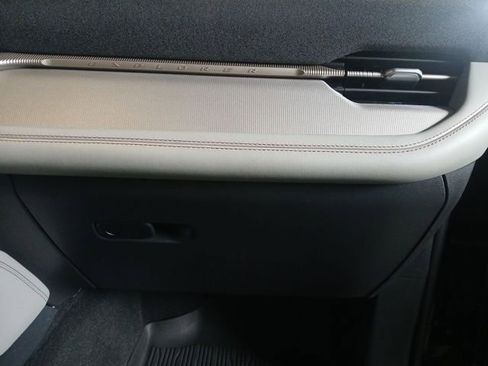 Used 2025 Ford Explorer Active w/ Active Comfort Package image 58