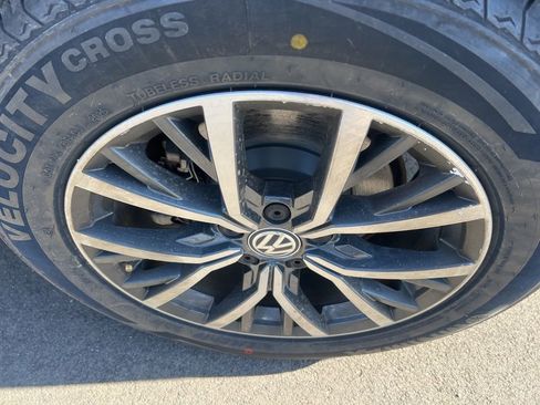 Used 2019 Volkswagen Tiguan SE image 44