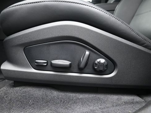 New 2025 Porsche Macan 4 Electric image 14