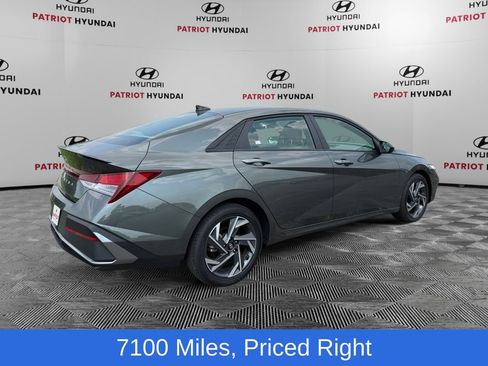 Used 2025 Hyundai Elantra Sport FWD image 4