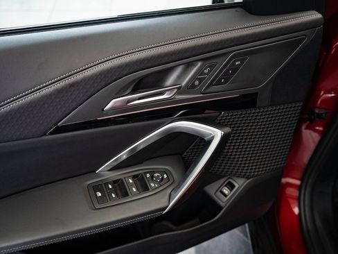 Certified 2025 BMW X2 xDrive28i image 21