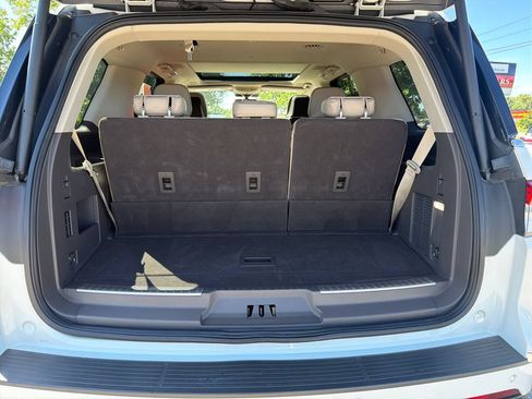 Used 2023 Lincoln Navigator Reserve AWD/4WD image 9