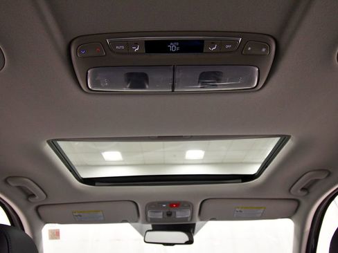 Used 2025 Kia Telluride EX AWD/4WD image 17