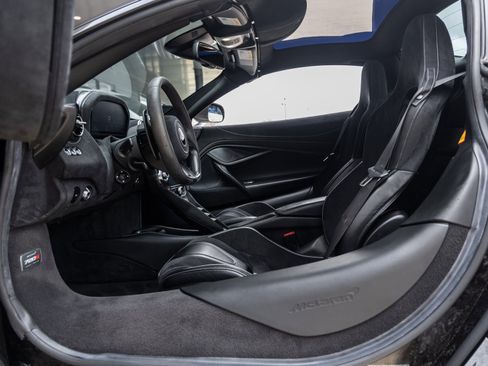 Used 2020 McLaren 720S Spider image 26