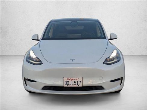 Used 2021 Tesla Model Y Long Range image 2
