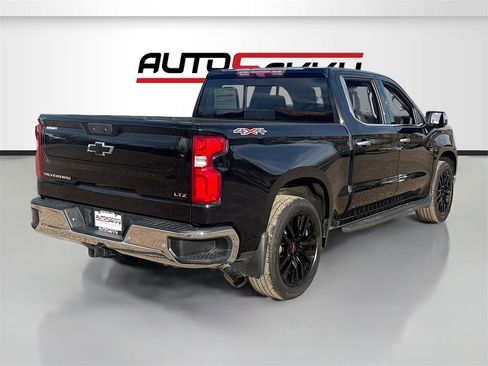 Used 2022 Chevrolet Silverado 1500 LTZ w/ Technology Package image 7