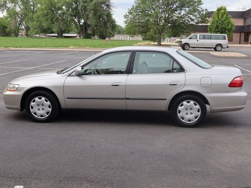 Used 1998 Honda Accord LX image 9