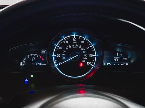 Used 2018 MAZDA MAZDA3 Touring FWD image 22