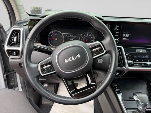 Certified 2023 Kia Sorento S w/ Panoramic Sunroof Package AWD/4WD image 13