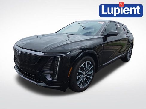 Used 2024 Cadillac Lyriq Sport AWD/4WD image 9
