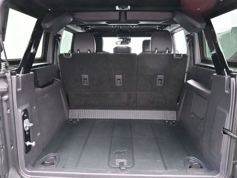 Used 2023 Ford Bronco Badlands image 10