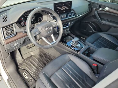 Certified 2023 Audi Q5 2.0T Premium Plus w/ Premium Plus Package image 2