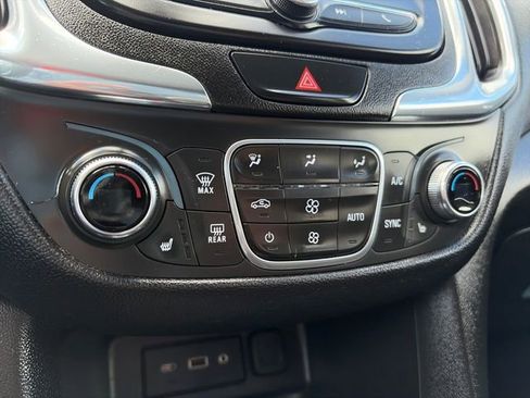 Used 2019 Chevrolet Equinox LT AWD/4WD image 21