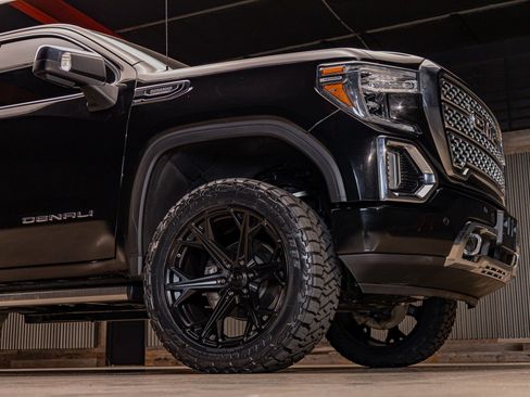 Used 2021 GMC Sierra 1500 Denali w/ Denali Premium Package image 12