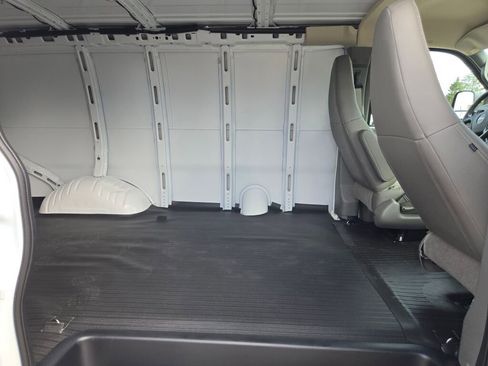 New 2026 GMC Savana 2500 image 10