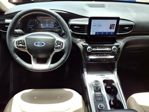 Used 2022 Ford Explorer Limited w/ Equipment Group 301A image 13