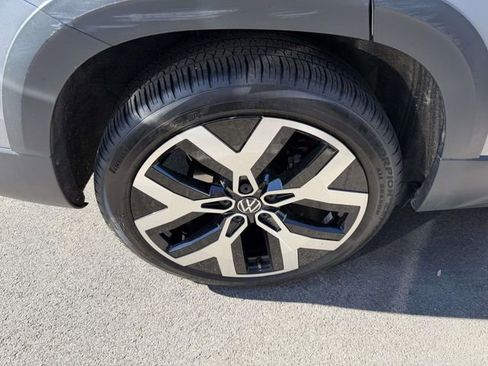 Certified 2022 Volkswagen Taos SEL AWD/4WD image 8