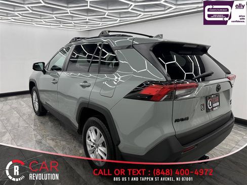 Used 2019 Toyota RAV4 XLE Premium w/ Cold Weather Package image 4