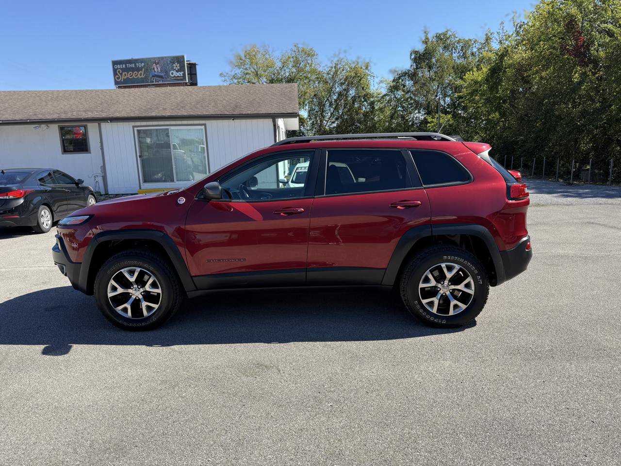 Used 2014 Jeep Cherokee Trailhawk w/ Comfort/Convenience Group AWD/4WD image 6