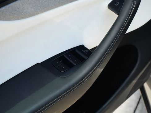 Used 2026 Tesla Model Y AWD image 23