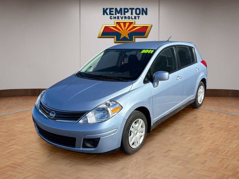 Used 2011 Nissan Versa 1.8 S w/ Plus Pkg image 2