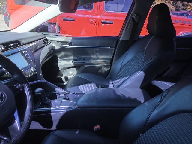 Used 2020 Toyota Camry SE FWD image 9