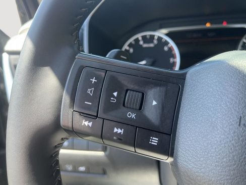 Certified 2025 Nissan Rogue SV AWD/4WD image 28