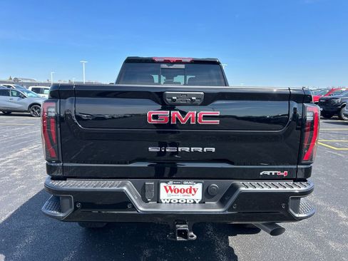 New 2026 GMC Sierra 2500 AT4 w/ AT4 Premium Plus Package AWD/4WD image 8