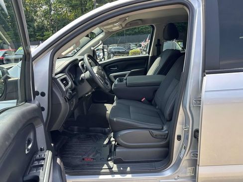 Used 2019 Nissan Titan SV AWD/4WD image 16