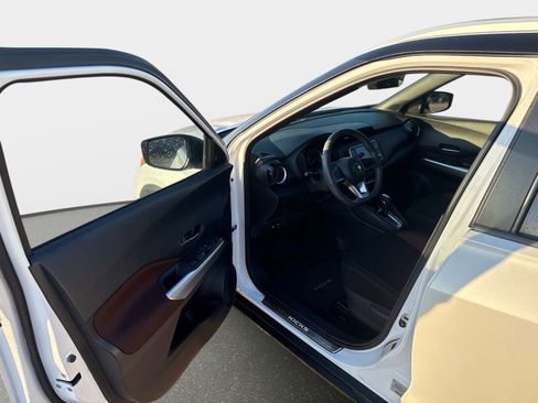 Used 2020 Nissan Kicks SR w/ Exterior Package FWD image 16