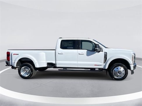 New 2026 Ford F450 XLT w/ XLT Premium Package image 3