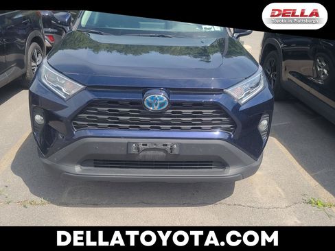 Used 2020 Toyota RAV4 XLE w/ Convenience Package AWD/4WD image 1