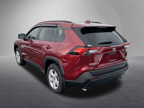 Used 2021 Toyota RAV4 XLE image 6
