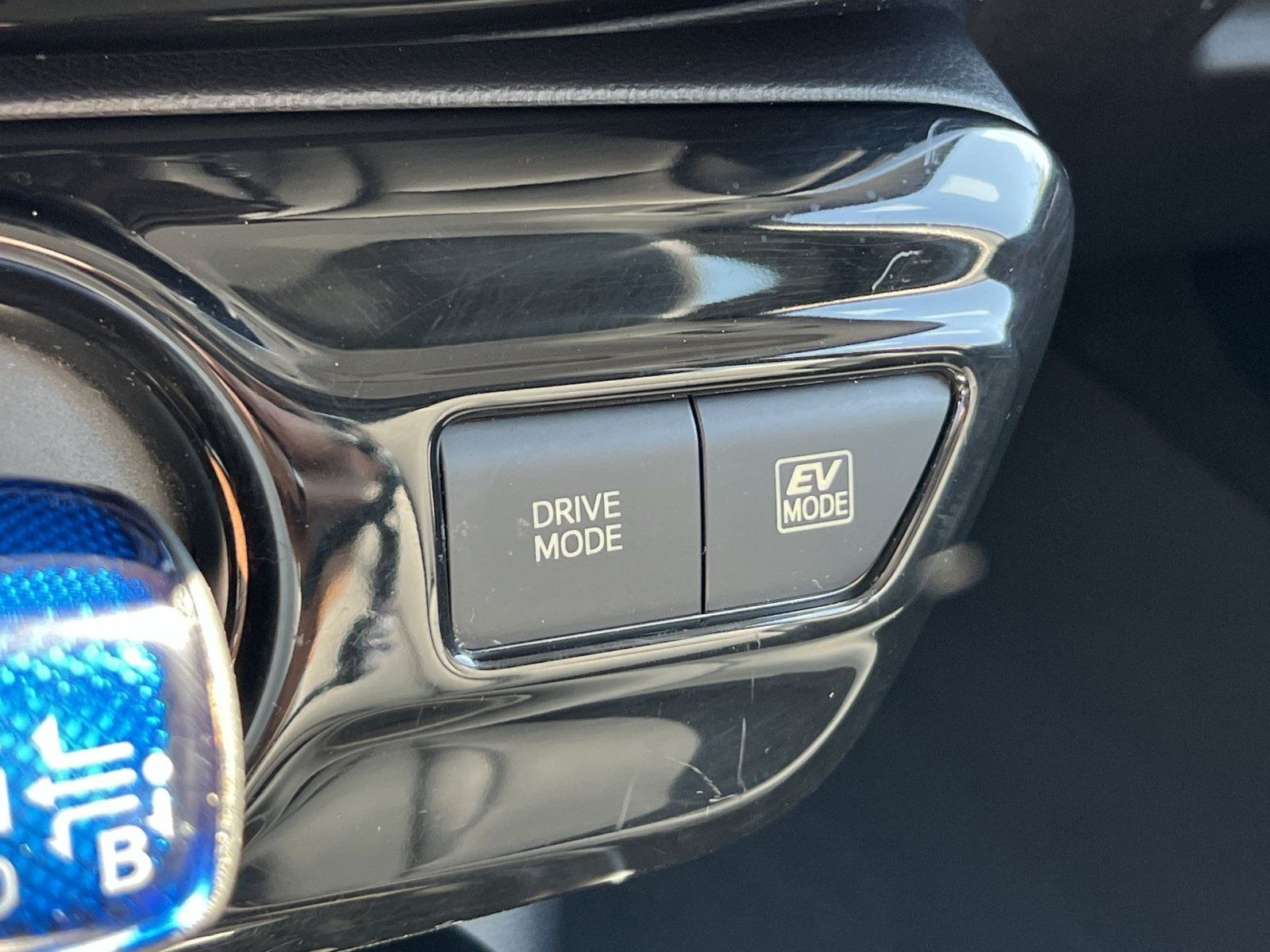 Used 2016 Toyota Prius Four Touring w/ Premium Convenience Package FWD image 28