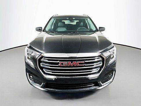 Used 2024 GMC Terrain SLT image 2