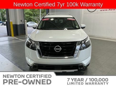 Used 2025 Nissan Pathfinder SL FWD image 24